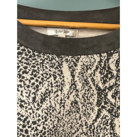 Tyler Boe Fringed Poncho Sweater M/L Gray Cashmere Blend Knit - Picture 10 of 11